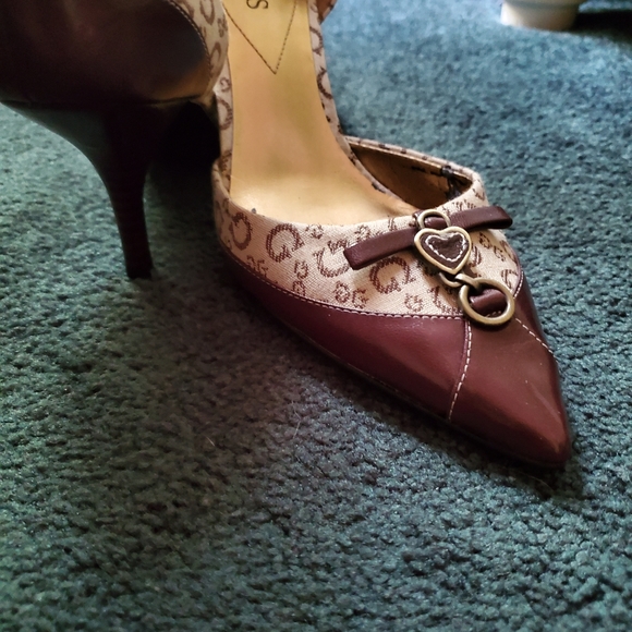 GUESS NWT WOODEN HEELED PUMPS - Picture 3 of 8